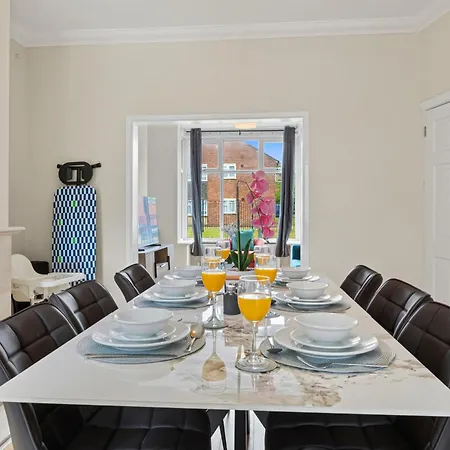 Stylish 3br Mellor House Close To Old Trafford - Sleeps 5 * Manchester