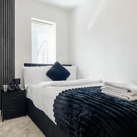 Modern 3-bed W Pool Table N Etihad & Co-op Live *