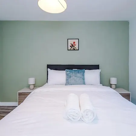 Vidale Court 2, Paprika Close- 4 Bedrooms Sleeps 7