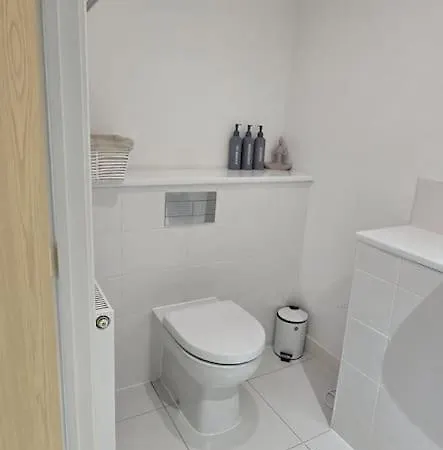 4br House + Parking Near Etihad & Co-op Live *