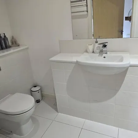 Tatil Evi 4br House + Parking Near Etihad & Co-op Live Manchester