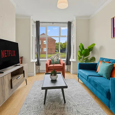 Tatil Evi Stylish 3br Mellor House Close To Old Trafford - Sleeps 5 Manchester