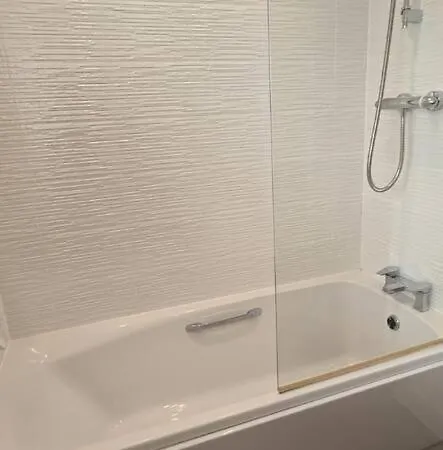 4br House + Parking Near Etihad & Co-op Live Manchester