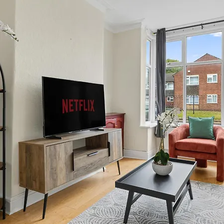 Stylish 3br Mellor House Close To Old Trafford - Sleeps 5 Tatil Evi *