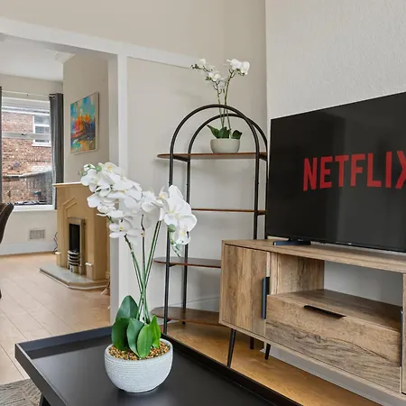بيت للعطل Stylish 3br Mellor House Close To Old Trafford - Sleeps 5 مانشستر