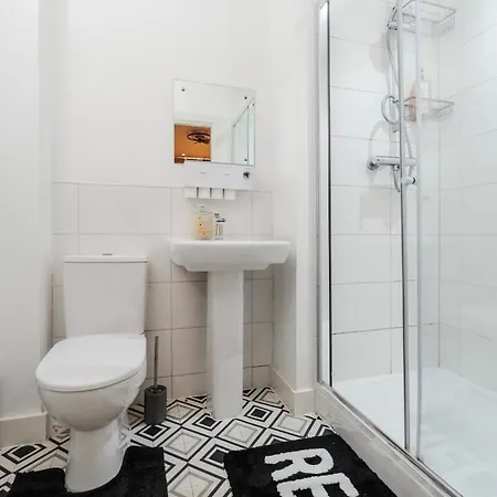 Modern 3-bed W Pool Table N Etihad & Co-op Live Casa de Férias Manchester