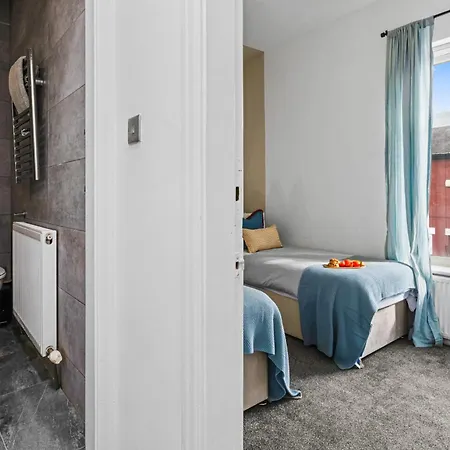 2 Bed Retreat -near Mri Oxford Rd- Sleeps 5 Casa de Férias *