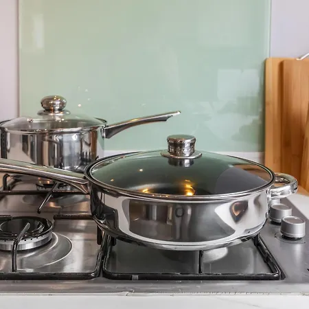 Stylish 3br Mellor House Close To Old Trafford - Sleeps 5 *
