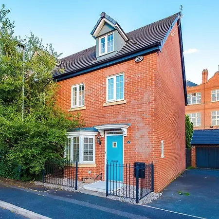 Vidale Court 2, Paprika Close- 4 Bedrooms Sleeps 7 Ferienhaus Manchester