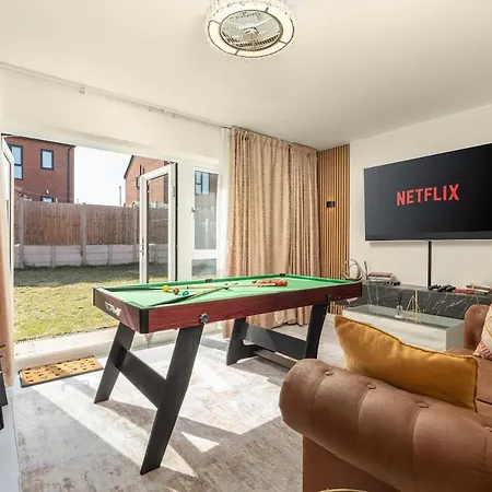 Modern 3-bed W Pool Table N Etihad & Co-op Live * Manchester