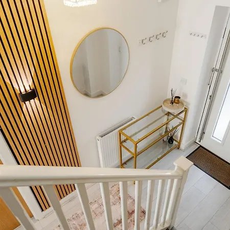 Casa de Férias Modern 3-bed W Pool Table N Etihad & Co-op Live