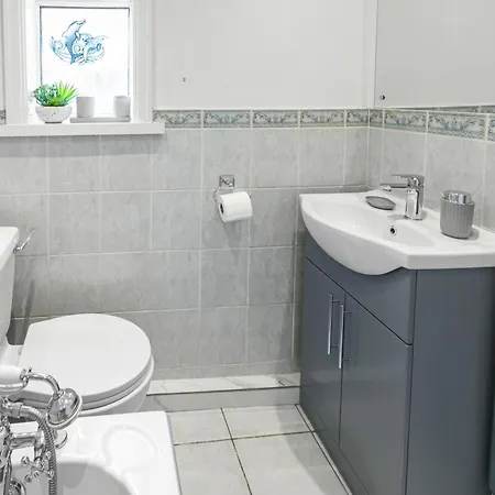 Stylish 3br Mellor House Close To Old Trafford - Sleeps 5 * Manchester