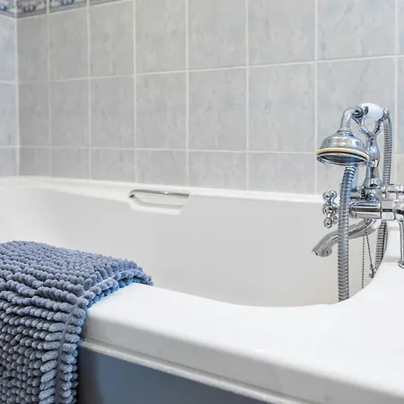 Tatil Evi Stylish 3br Mellor House Close To Old Trafford - Sleeps 5 Manchester