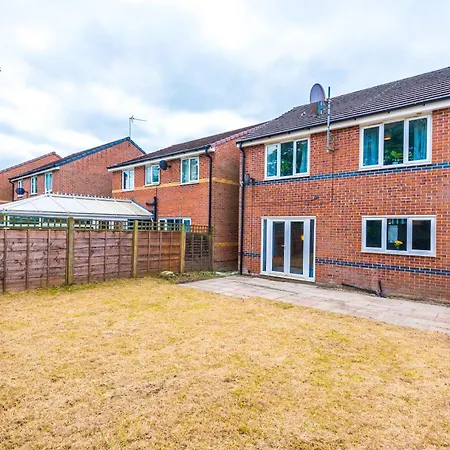 Tatil Evi Spacious 6 Bedroom House, With Private Parking Manchester