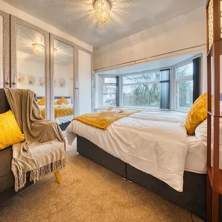 Tatil Evi 3 Bedrooms Sleeps 7 Free Parking Manchester