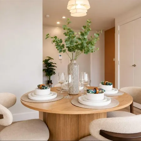 Premium 1-bedroom Views & Free Parking Apartamento Manchester