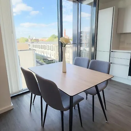 Apartamento Balcony Smart Tv 20mins To Airport Free Parking *