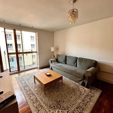 The Hacienda Hideaway - 2br With Balcony شقة مانشستر