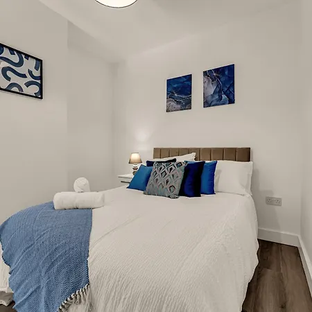 Apartment Chic 3-bedroom House - Free Parking And Wifi Manchester