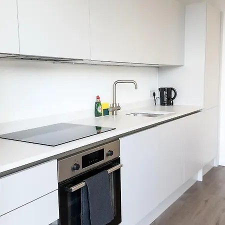 Apartamento Balcony Smart Tv 20mins To Airport Free Parking *
