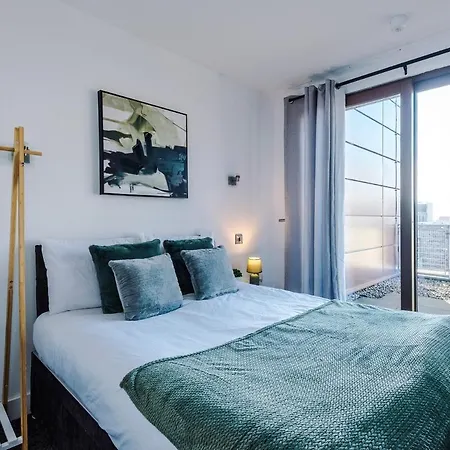 Centre, 3 Bed Penthouse Manchester
