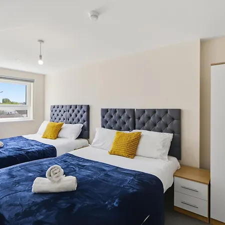 Stylish 2 Bed Flat In Centre And Sleeps 6 Manchester