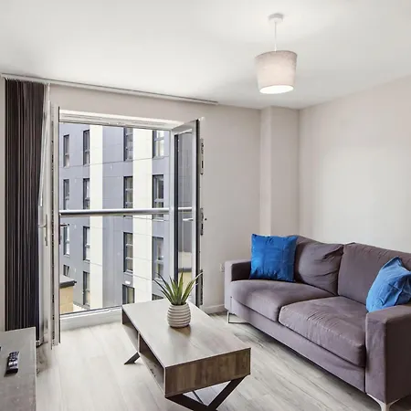 Sleek 2 Bed Flat In Centre -sleeps 6
