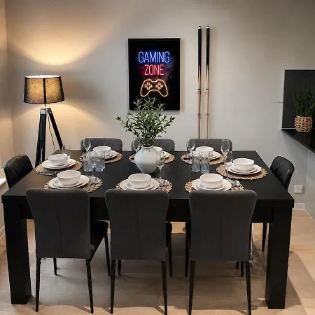 Luxury Penthouse Sleeps 8 Terrace Parking 3br Apartamento