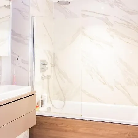 Modern 2-br In Nq * Manchester