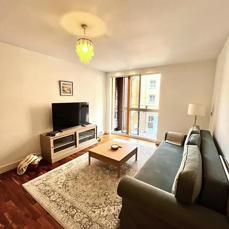 شقة The Hacienda Hideaway - 2br With Balcony *