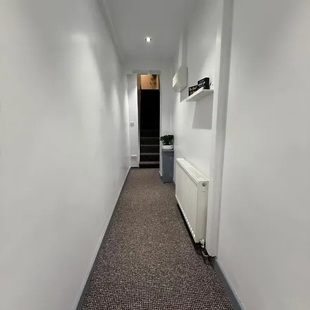 Modern Close To Centre Manchester