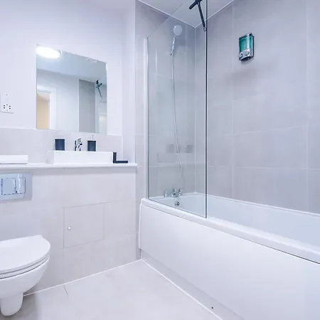 Stylish 1br With Free Parking Apartamento