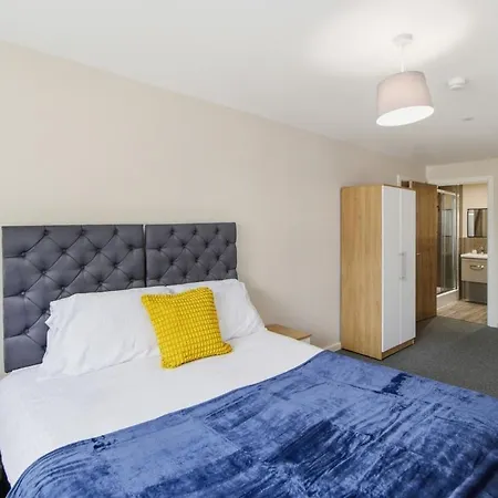 Modern 2 Bed Flat In Centre And Sleeps 5 Apartman *