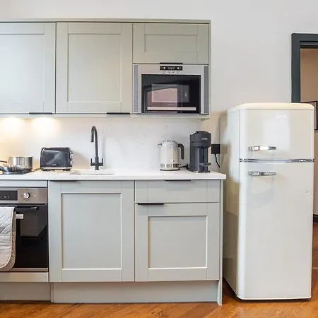 Apartment W Gym, Near Arndale *