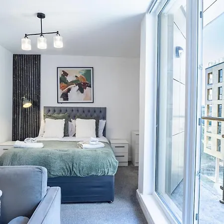 Manchester, Salford, Balcony & Easy Access Lejlighed *