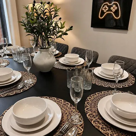 شقة Luxury Penthouse Sleeps 8 Terrace Parking 3br