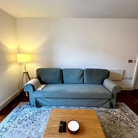 The Hacienda Hideaway - 2br With Balcony Apartamento