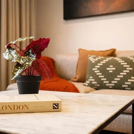 Modern By With Us Apartamento