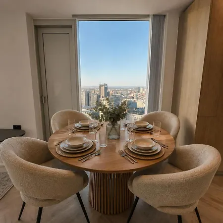 Skyline Luxury Modern 2 Bed