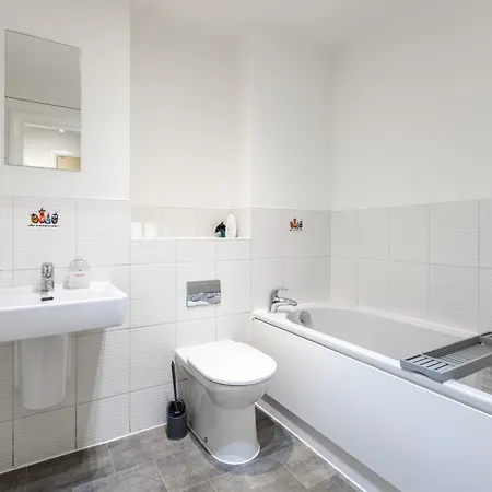 Free Parking Sleeps 6 Near Oxford Rd & Centre Апартаменты *