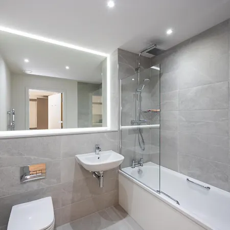 Argyl - Podium Near Old Trafford & Mediacity * Manchester