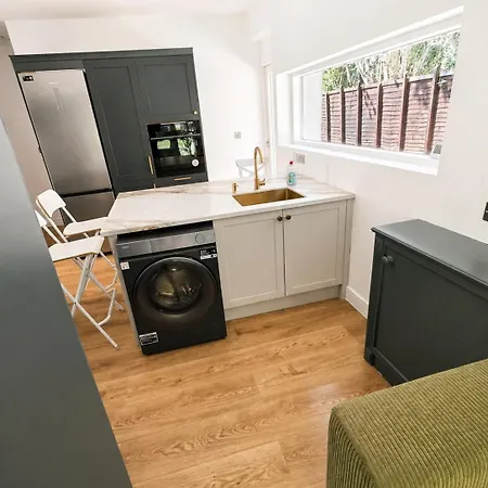 Contemporary Comfort - Sleeps 6 *