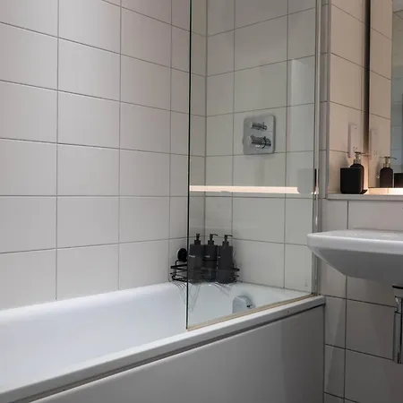 Apartamento Modern Flat Minutes From Centre