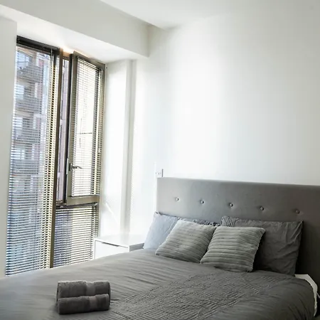 Modern Flat Minutes From Centre Apartamento