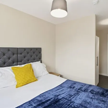Apartman Modern 2 Bed Flat In Centre And Sleeps 5