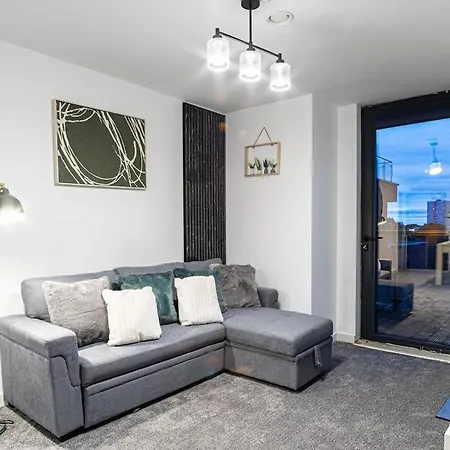 Penthouse, Pool & Ping Pong, Skyline Daire Manchester