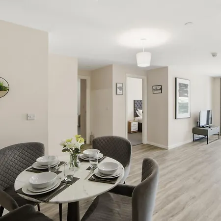 Sleek 2 Bed Flat In Centre -sleeps 6 Manchester