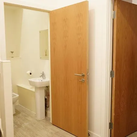Luxury 2-bed 3 Bath Balcony Rooftop Terrace * Manchester