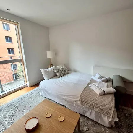شقة The Hacienda Hideaway - 2br With Balcony