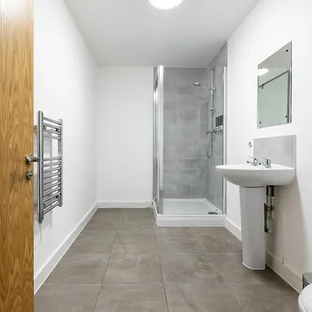 2 Bedroom - Balcony - Riverside - Salford مانشستر